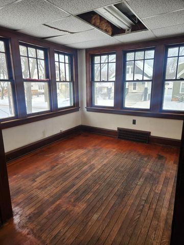 5915 W Park Hill AVENUE, Milwaukee, WI 53213