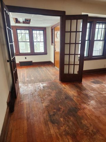 5915 W Park Hill AVENUE, Milwaukee, WI 53213