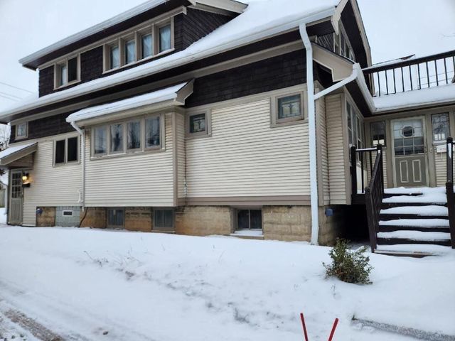 5915 W Park Hill AVENUE, Milwaukee, WI 53213