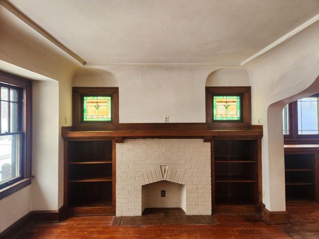 5915 W Park Hill AVENUE, Milwaukee, WI 53213