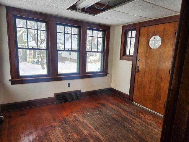 5915 W Park Hill AVENUE, Milwaukee, WI 53213