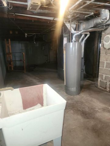 5915 W Park Hill AVENUE, Milwaukee, WI 53213