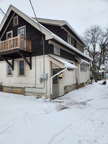 5915 W Park Hill AVENUE, Milwaukee, WI 53213