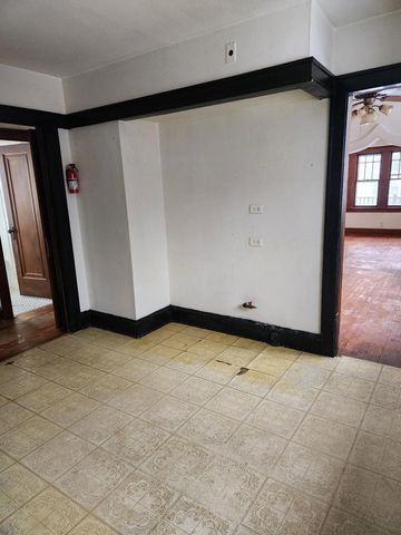 5915 W Park Hill AVENUE, Milwaukee, WI 53213