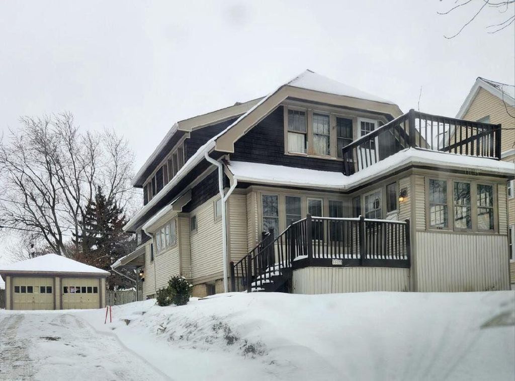 5915 W Park Hill AVENUE, Milwaukee, WI 53213