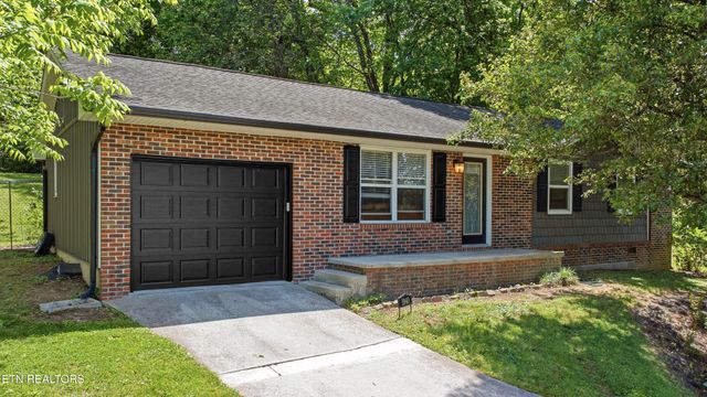 1940 Cecil Johnson Rd, Knoxville, TN 37921