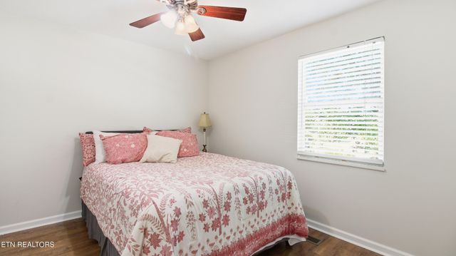 1940 Cecil Johnson Rd, Knoxville, TN 37921