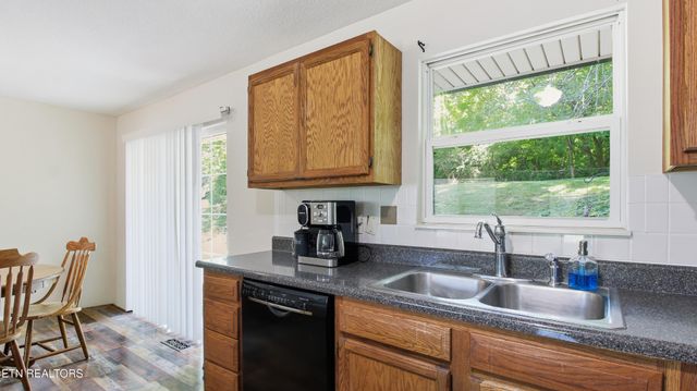 1940 Cecil Johnson Rd, Knoxville, TN 37921
