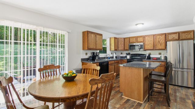 1940 Cecil Johnson Rd, Knoxville, TN 37921