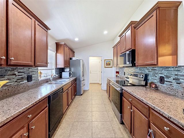 10821 STANDING STONE DRIVE, Wimauma, FL 33598