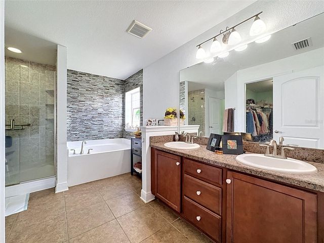 10821 STANDING STONE DRIVE, Wimauma, FL 33598