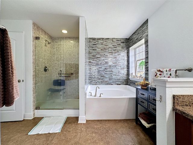 10821 STANDING STONE DRIVE, Wimauma, FL 33598