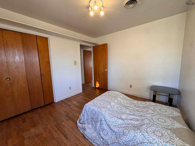 401 VAUGHN STREET, Burkburnett, TX 76354