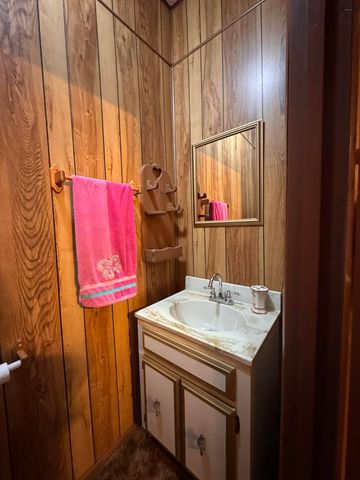 401 VAUGHN STREET, Burkburnett, TX 76354