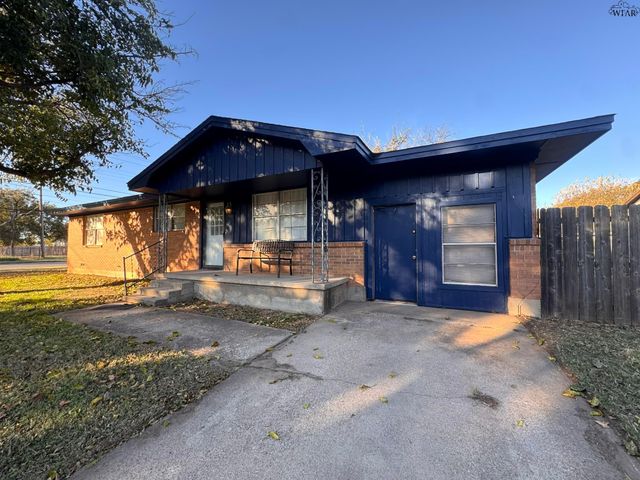 401 VAUGHN STREET, Burkburnett, TX 76354