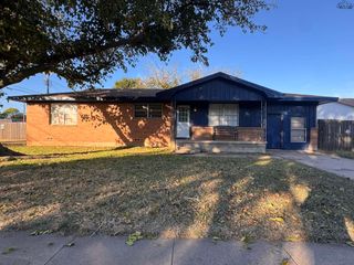 401 VAUGHN STREET, Burkburnett, TX 76354