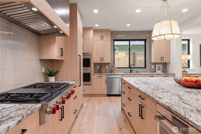 15327 SE 22nd Street, Bellevue, WA 98008