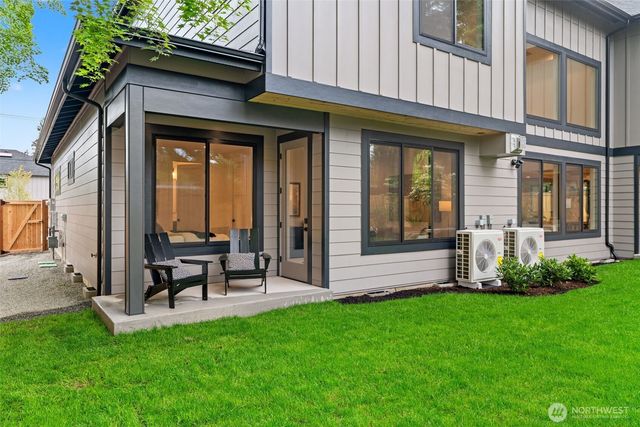 15327 SE 22nd Street, Bellevue, WA 98008