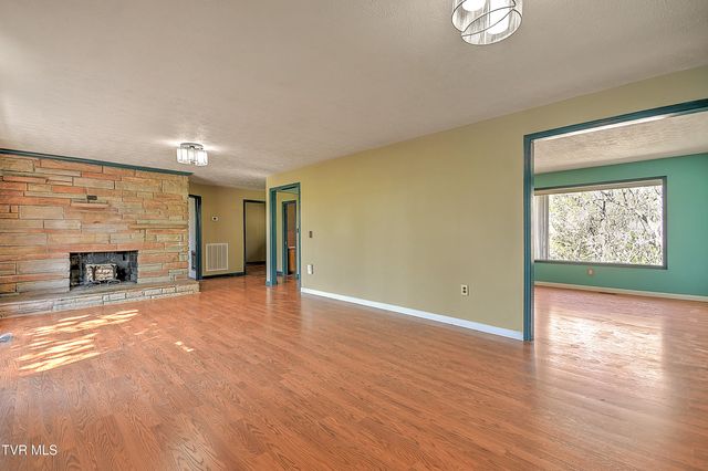 4148 Skyland Drive, Kingsport, TN 37664