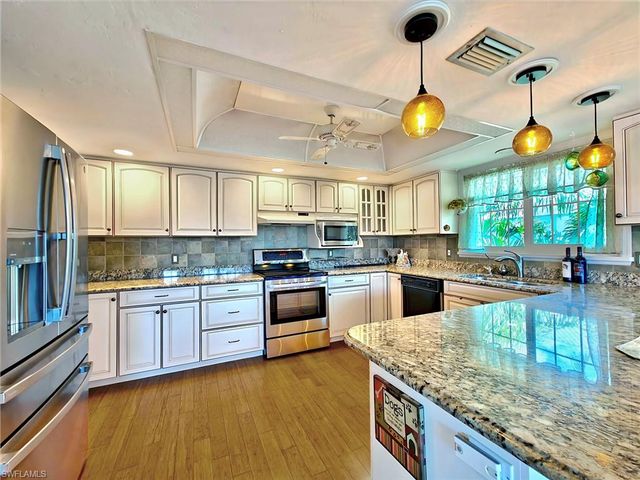 7725 Grande Pine RD, Bokeelia, FL 33922