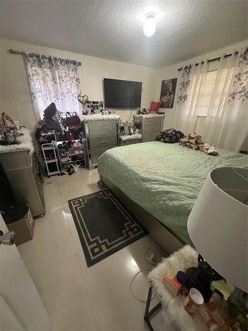 1208 N 57TH Avenue B, Hollywood, FL 33021