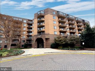 2111 WISCONSIN AVE NW #504, Washington, DC 20007