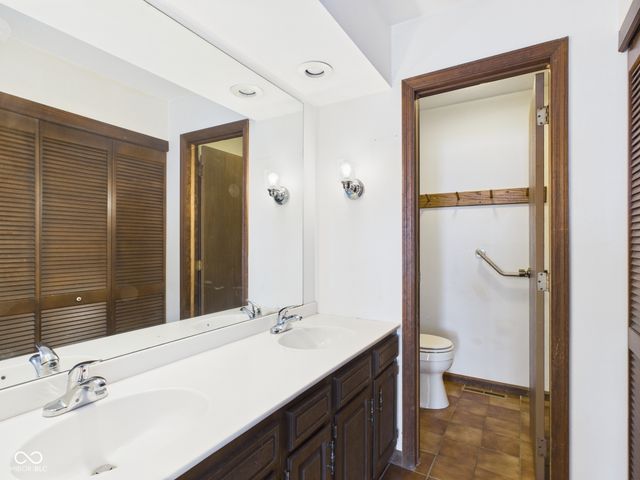 1010 Ivywood Court, New Castle, IN 47362