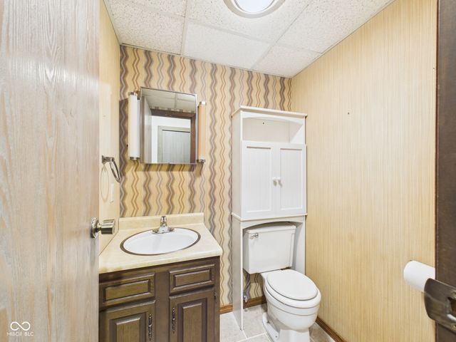 1010 Ivywood Court, New Castle, IN 47362