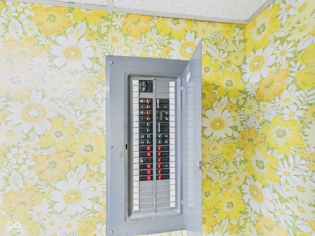 1010 Ivywood Court, New Castle, IN 47362