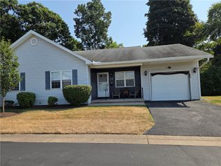 15 Coran Circle, Greece, NY 14616