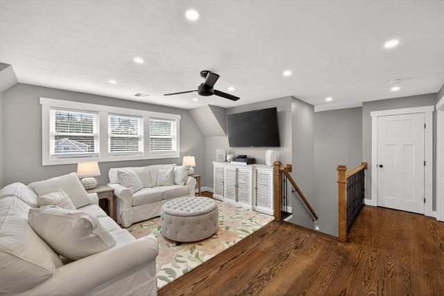 79 Neshobe Rd, Mashpee, MA 02649