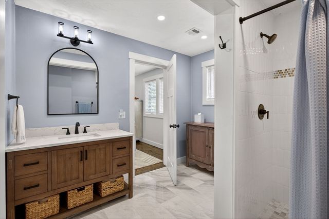 79 Neshobe Rd, Mashpee, MA 02649