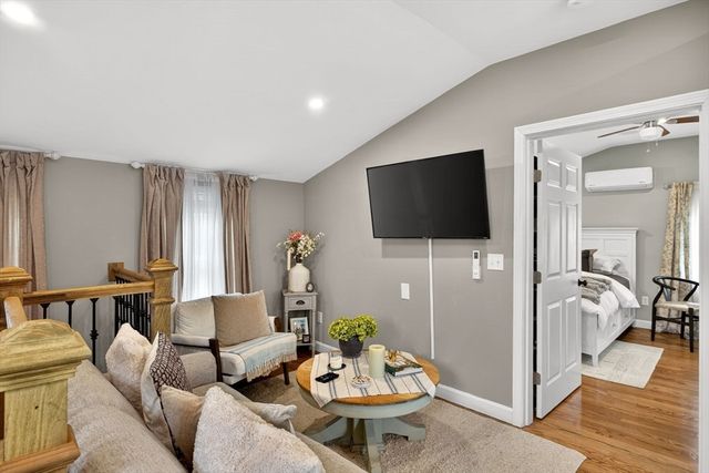 79 Neshobe Rd, Mashpee, MA 02649