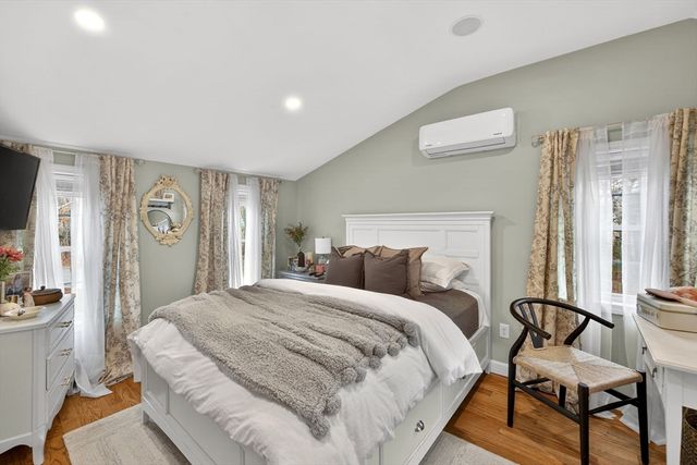 79 Neshobe Rd, Mashpee, MA 02649