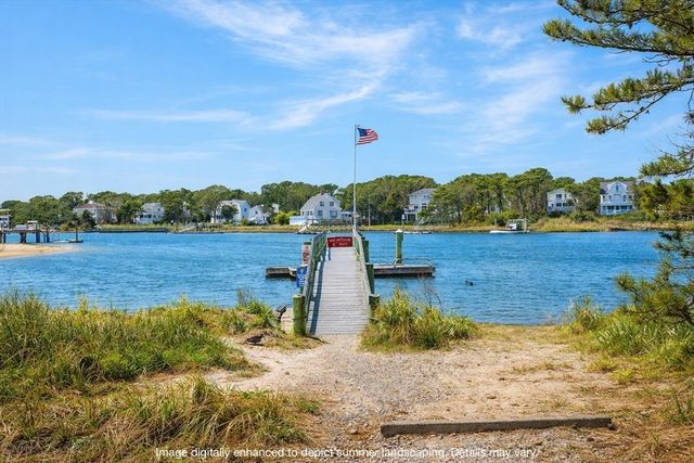 79 Neshobe Rd, Mashpee, MA 02649