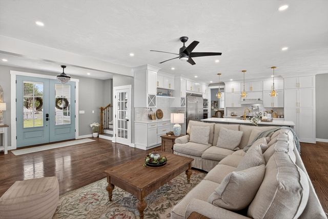 79 Neshobe Rd, Mashpee, MA 02649