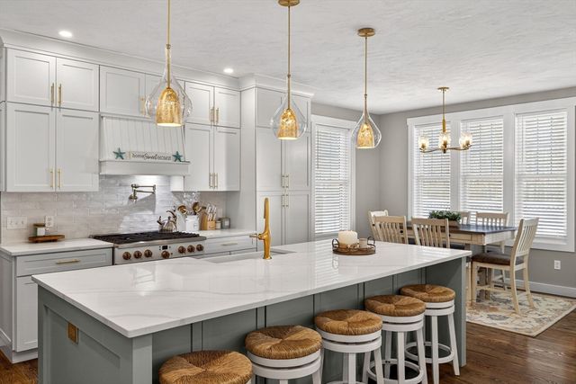 79 Neshobe Rd, Mashpee, MA 02649