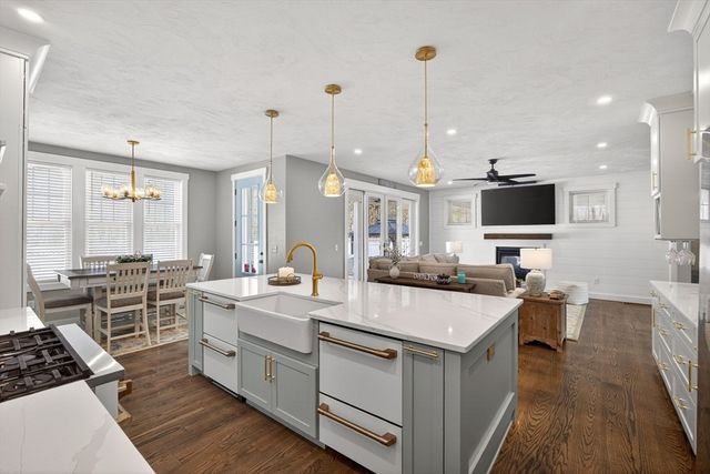 79 Neshobe Rd, Mashpee, MA 02649