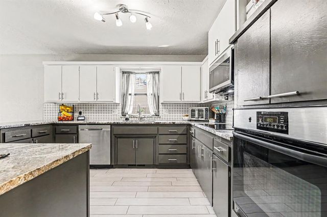 2508 Valley Brook Drive, Edmond, OK 73034