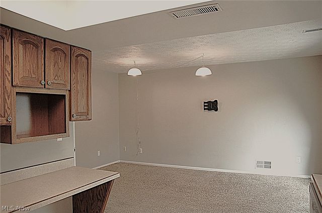 8867 Holly Lane, Olmsted Falls, OH 44138