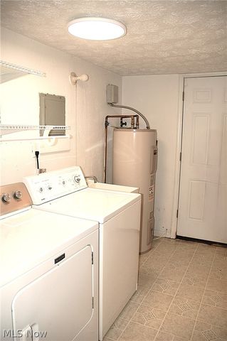 8867 Holly Lane, Olmsted Falls, OH 44138
