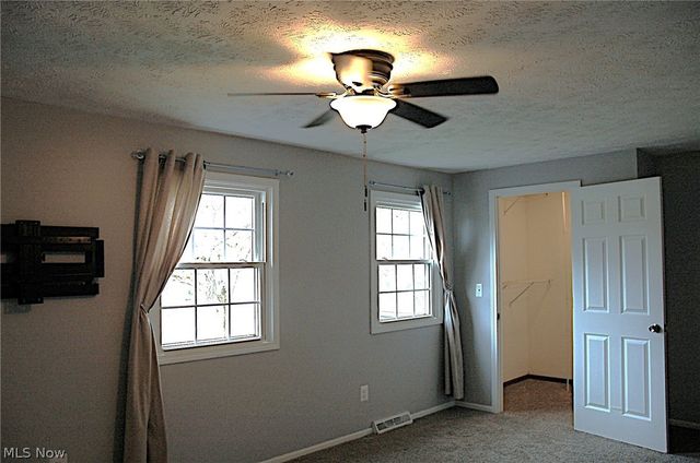 8867 Holly Lane, Olmsted Falls, OH 44138