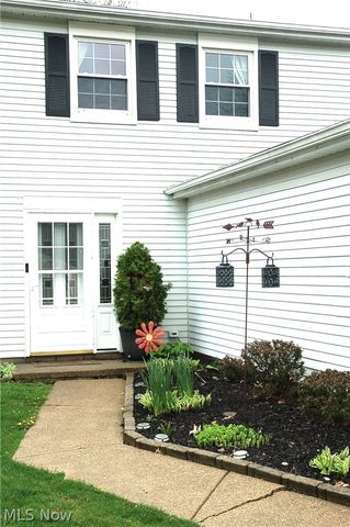 8867 Holly Lane, Olmsted Falls, OH 44138