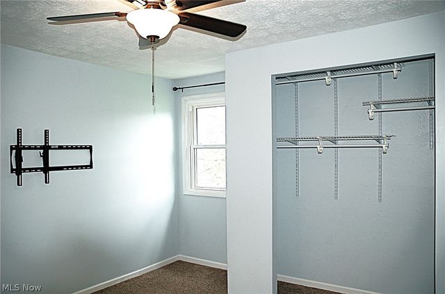 8867 Holly Lane, Olmsted Falls, OH 44138
