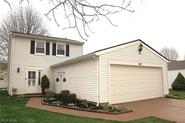 8867 Holly Lane, Olmsted Falls, OH 44138