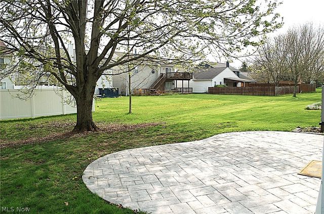 8867 Holly Lane, Olmsted Falls, OH 44138