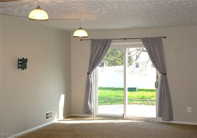 8867 Holly Lane, Olmsted Falls, OH 44138