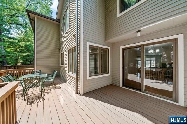 74 Lakeview Drive, Old Tappan, NJ 07675