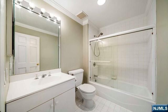 74 Lakeview Drive, Old Tappan, NJ 07675