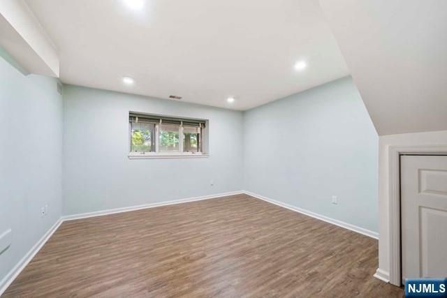 74 Lakeview Drive, Old Tappan, NJ 07675